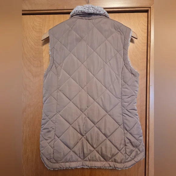 Free Country Tan Quilted Reversible Vest - Picture 4 of 8